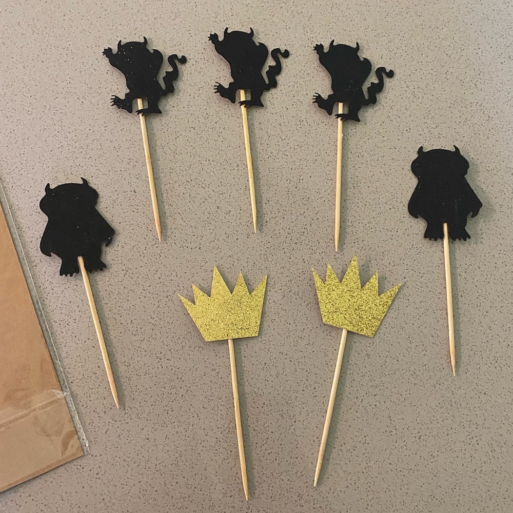 Cup cake toppers